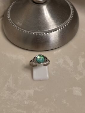 Silver and Green Colorburst Cabochon Ring Size 6.5